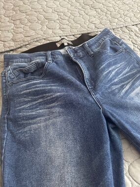 Women's Wit & Wisdom Size 16 Blue Jeans Distressed